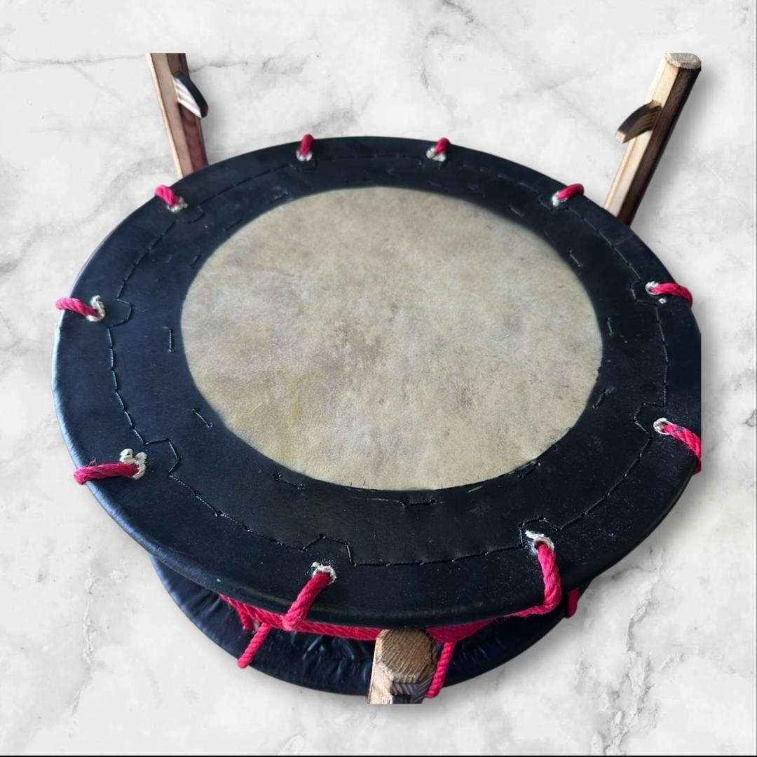 【新品・未使用】　牛革　和太鼓 締め太鼓・バチ付き・台付き