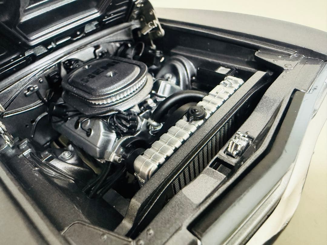 GMP/Plymouthプリムス RoadRunnerロードランナー 1/18