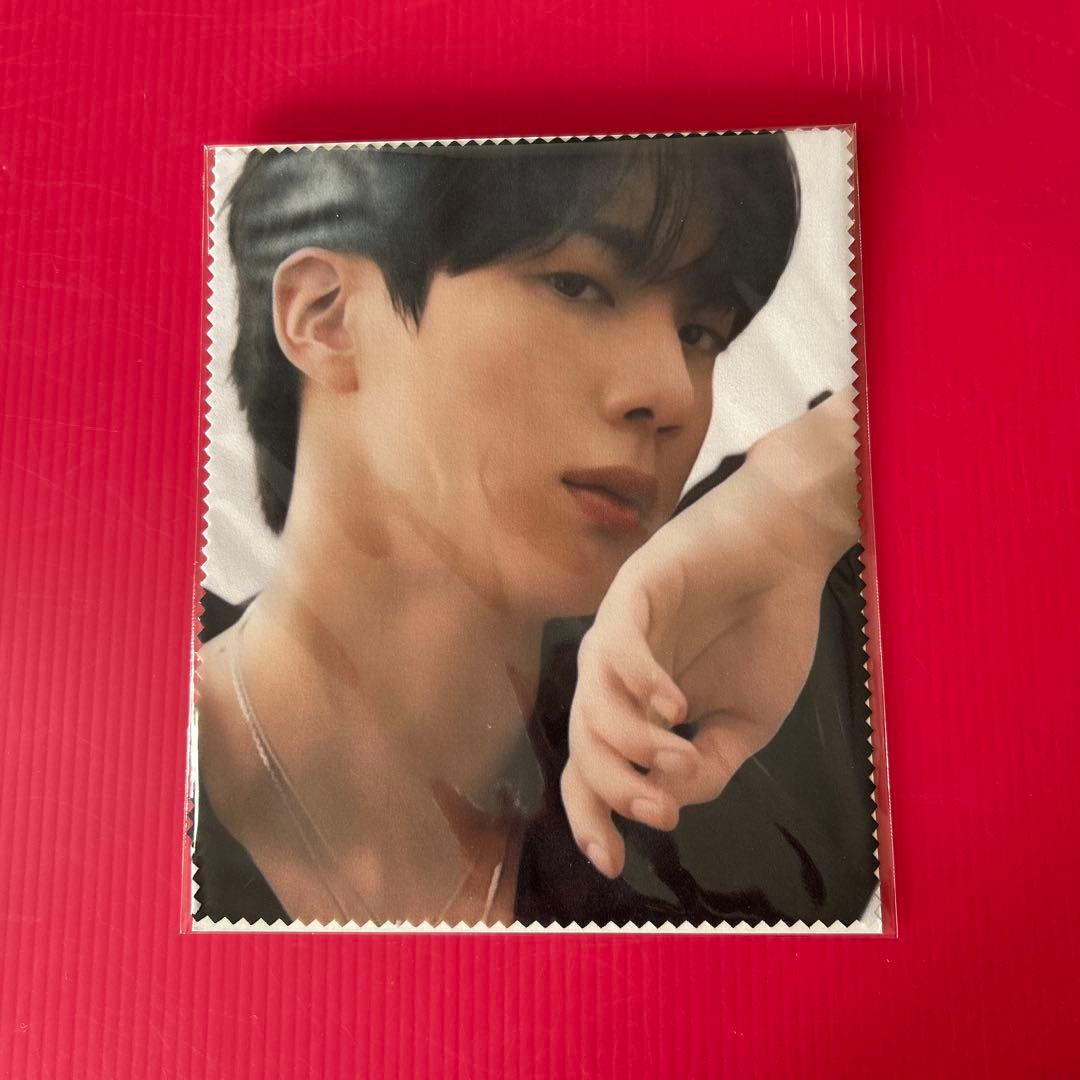 BTS JIN キャンバスポーチ（ブラック）・アルバムキーホルダー2種