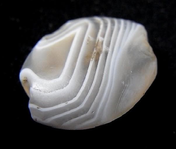 ★J0101★古代石 (62) オニキス 縞瑪瑙　アミュレットビーズ