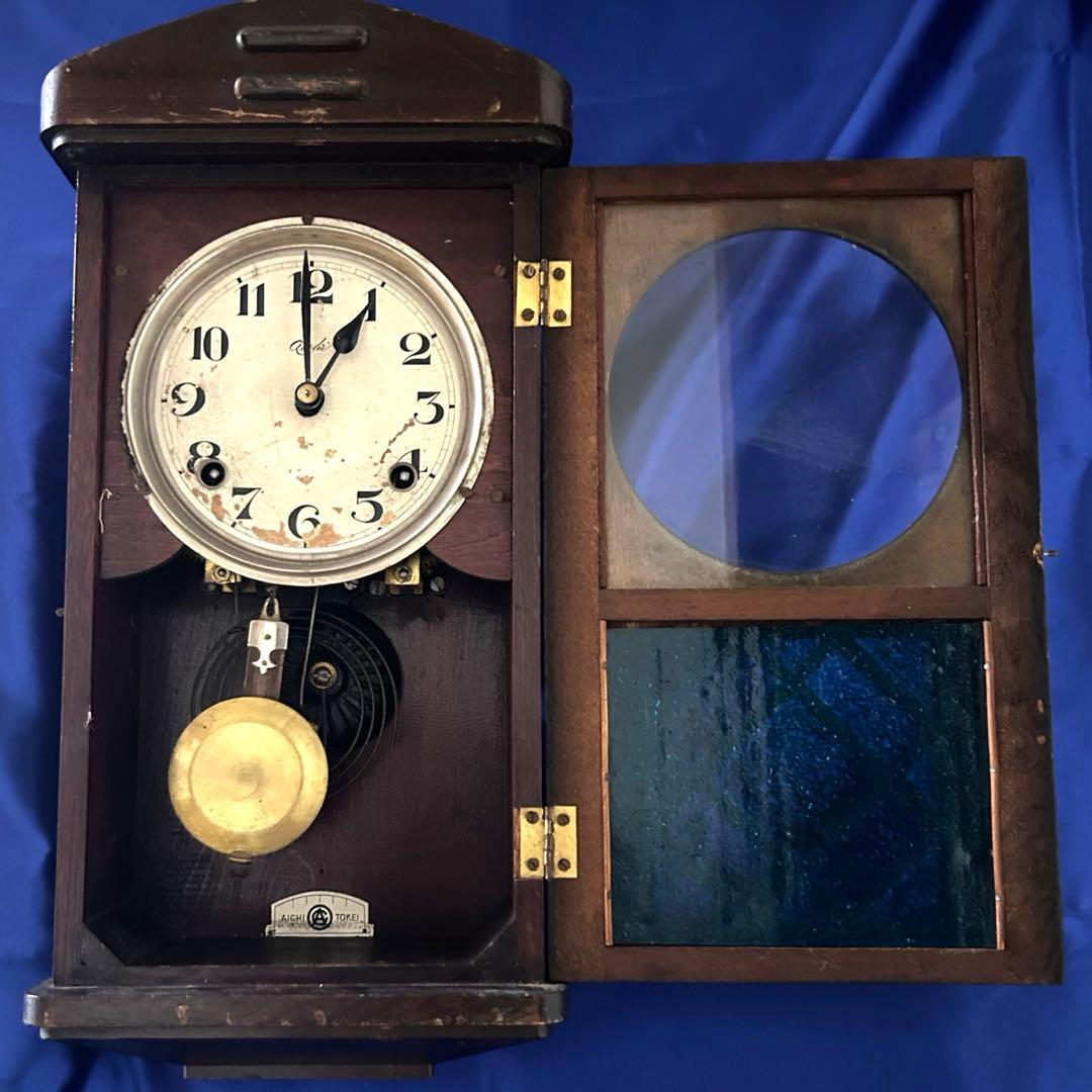 【匿名配送】Aichi 振り子時計　ゼンマイ式　手巻き鍵付　アンティーク　木製