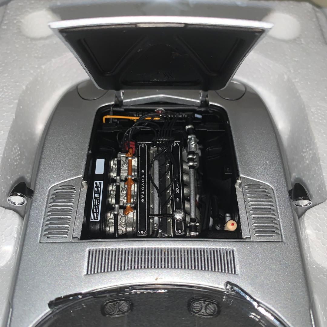 自動車 TOYOTA 2000 GT COUPE 1:18 AUTOart silver