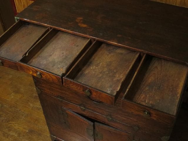 李朝古民具 朝鮮美術 朝鮮古民芸 古無垢材 真鍮金具 時代 二層箪笥 朝鮮箪笥