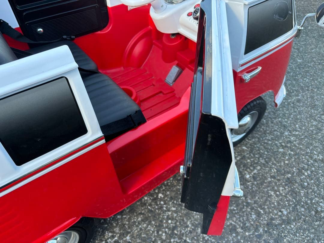 （乗れる）VWバス ホビーラジコン 赤白　フォルクスワーゲンバス