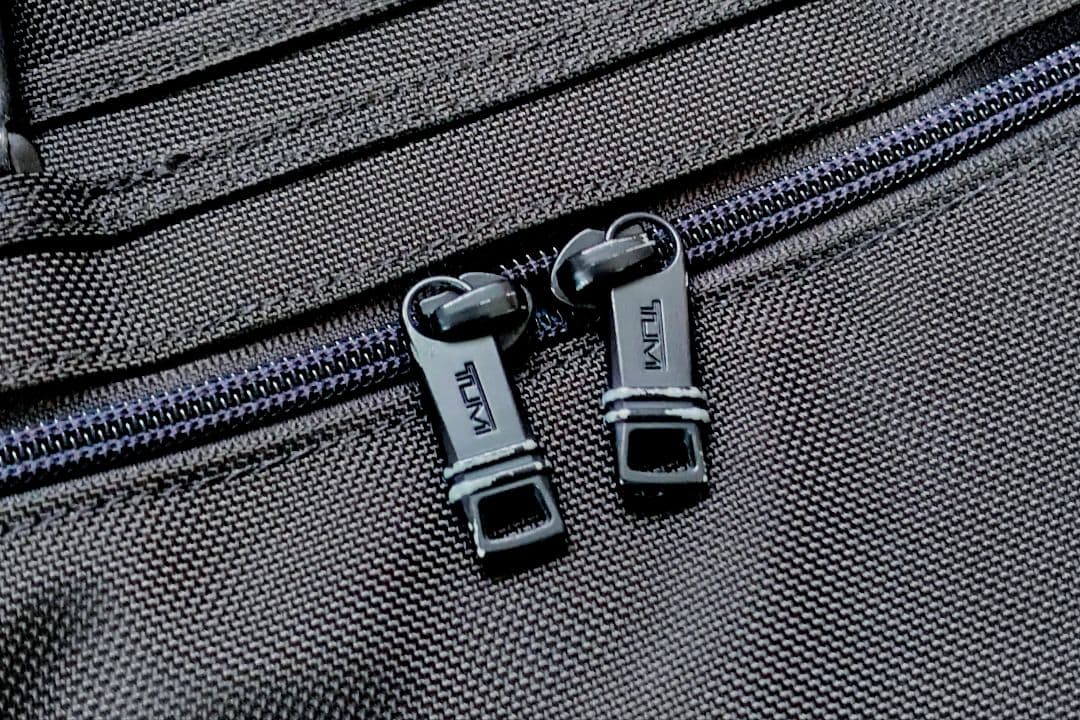 【極美品】TUMI Alpha3アルファ3エクスパンダブル 日本限定 銀座店購入