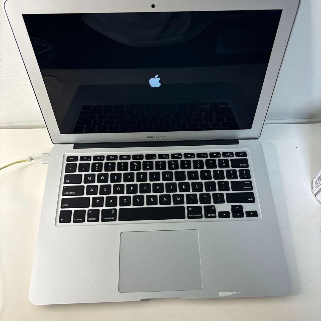 MacBook本体 MacBook Air i5-5350U 8GB SSD256GB A1466