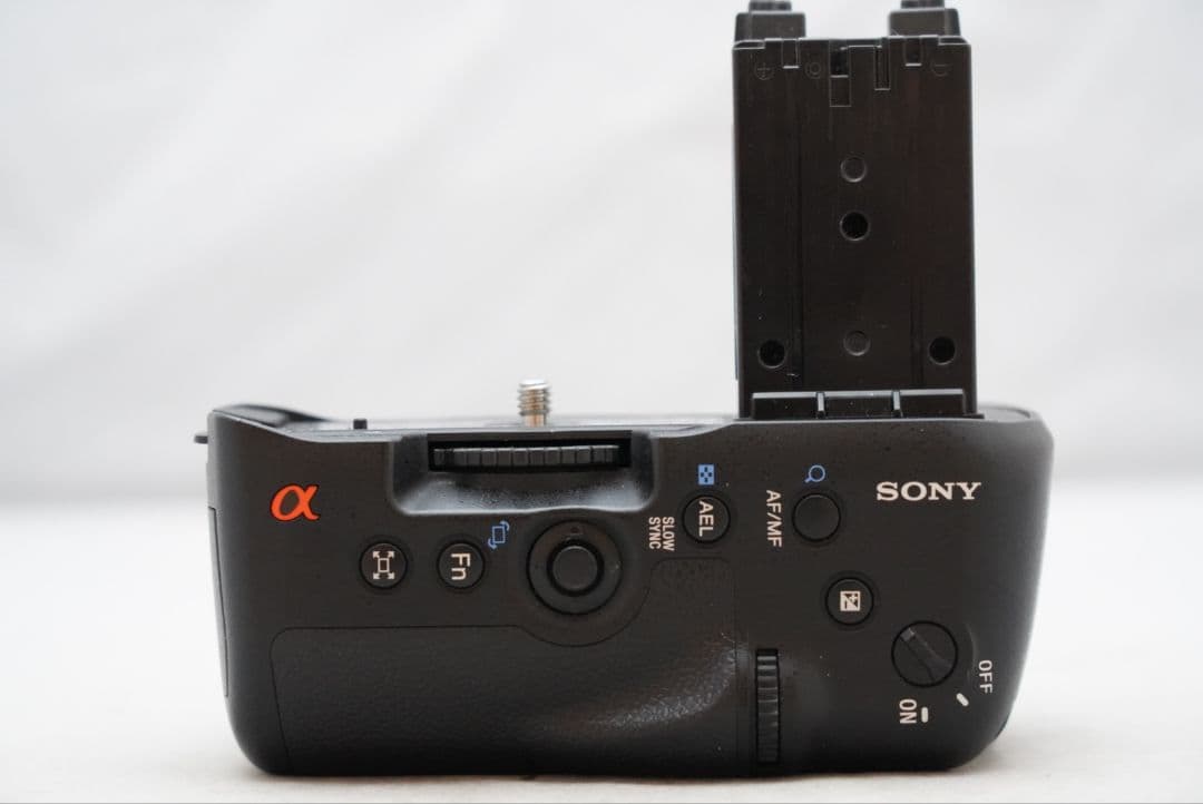 ☆実用品☆ ソニー バッテリーグリップ VG-C77AM　縦位置グリップ
