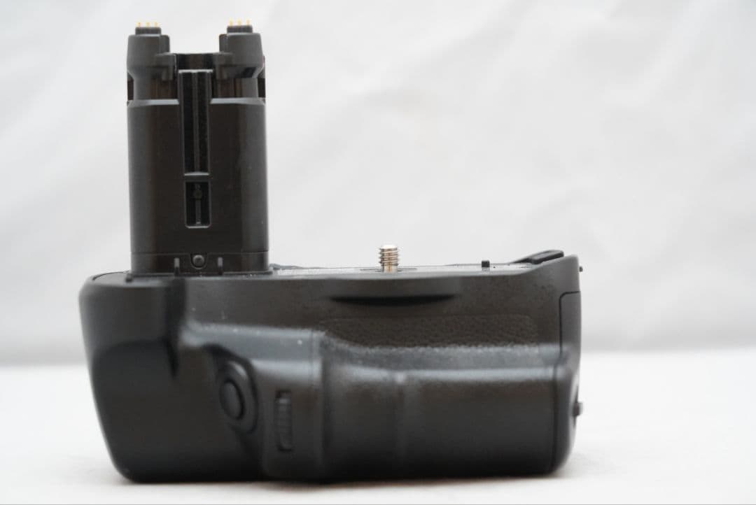 ☆実用品☆ ソニー バッテリーグリップ VG-C77AM　縦位置グリップ