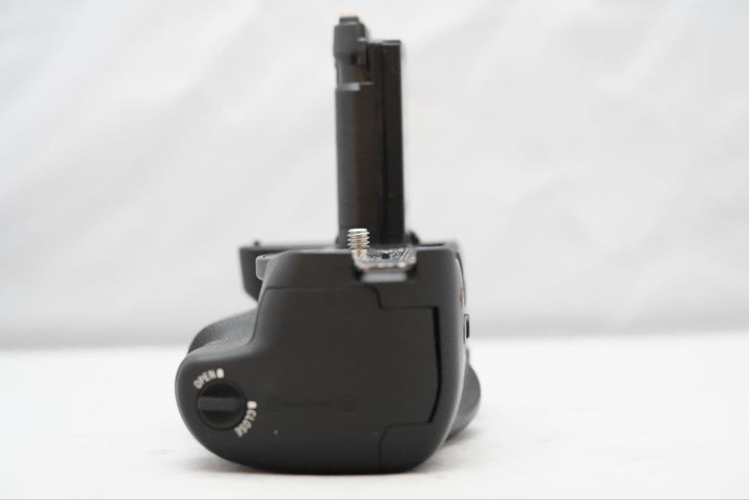☆実用品☆ ソニー バッテリーグリップ VG-C77AM　縦位置グリップ