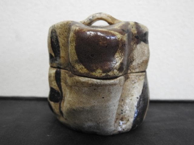 織部香合　時代箱　ＭＡ644
