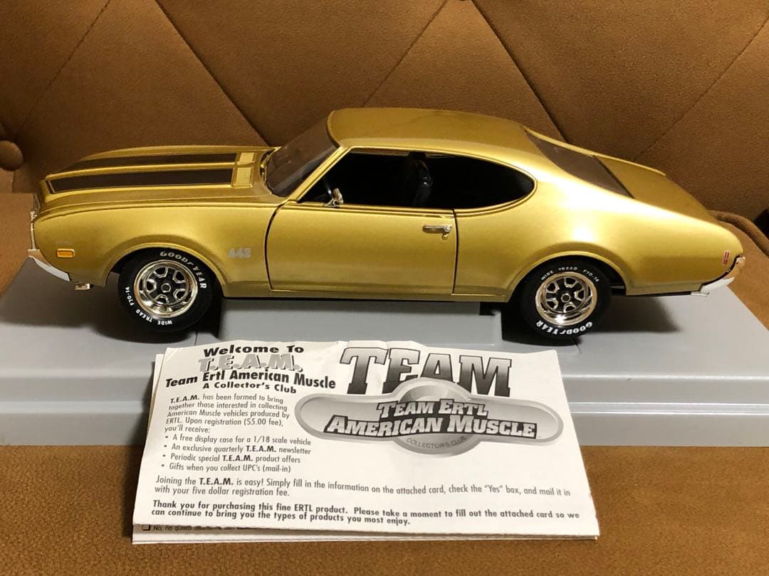 1/18 ERTL 1969 OLDSMOBILE 4-4-2 W30 アメ車