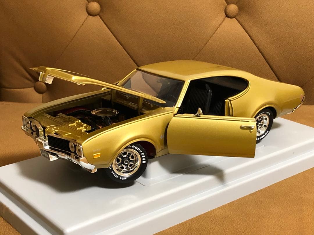 1/18 ERTL 1969 OLDSMOBILE 4-4-2 W30 アメ車
