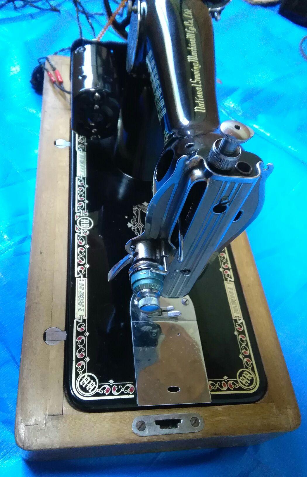 昭和　アンテイーク電動ミシン　ナショナル