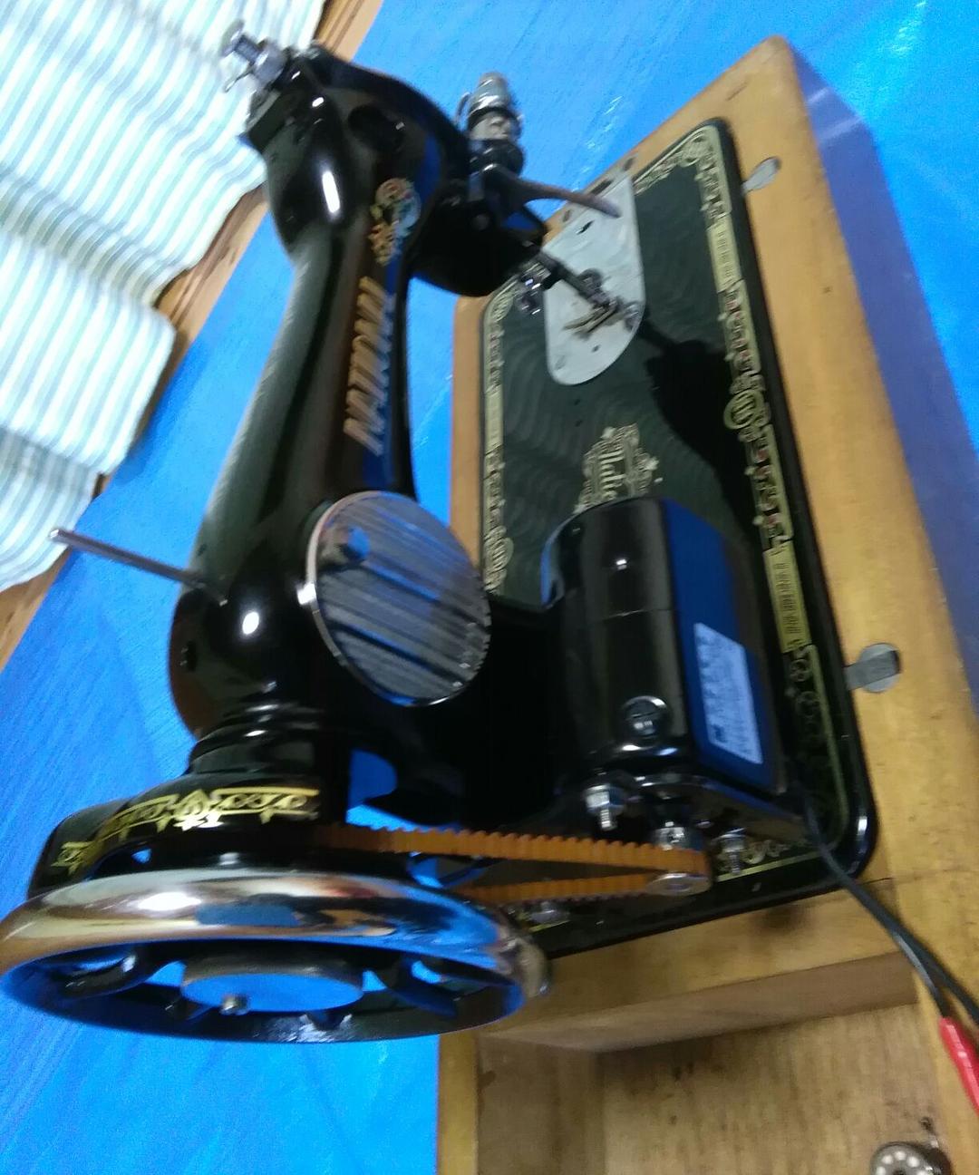 昭和　アンテイーク電動ミシン　ナショナル