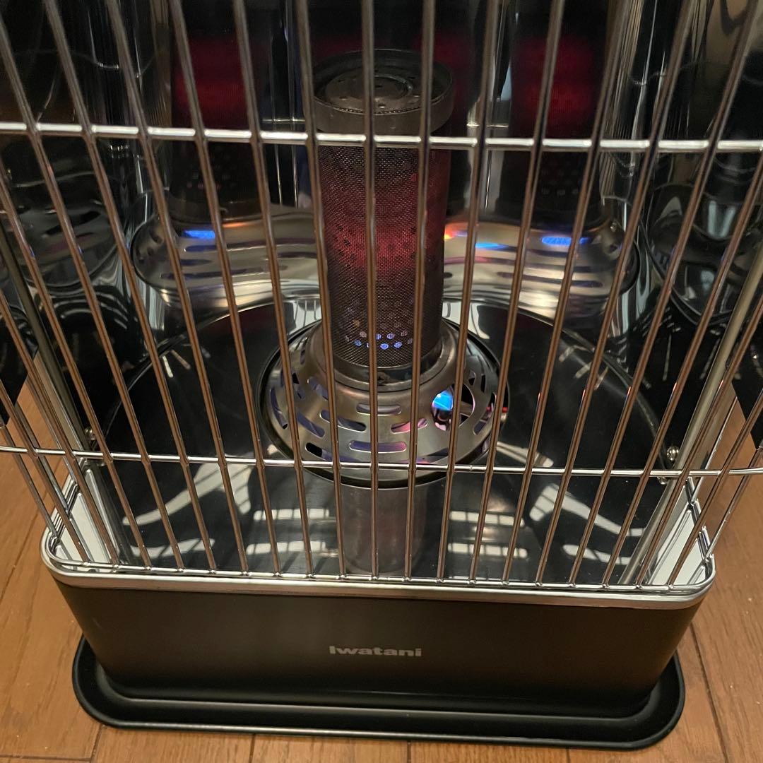 【美品】Iwatani カセットガスストーブ デカ暖　CB-CGS-HPR