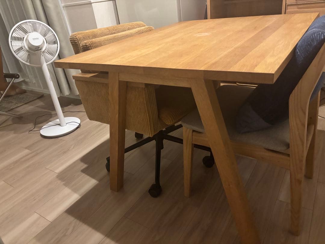 UNICO ELEMT（エレムト）ダイニングテーブル