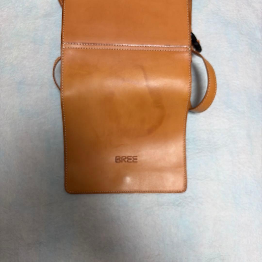 BREE ショルダーバッグ サコッシュ ヌメ革