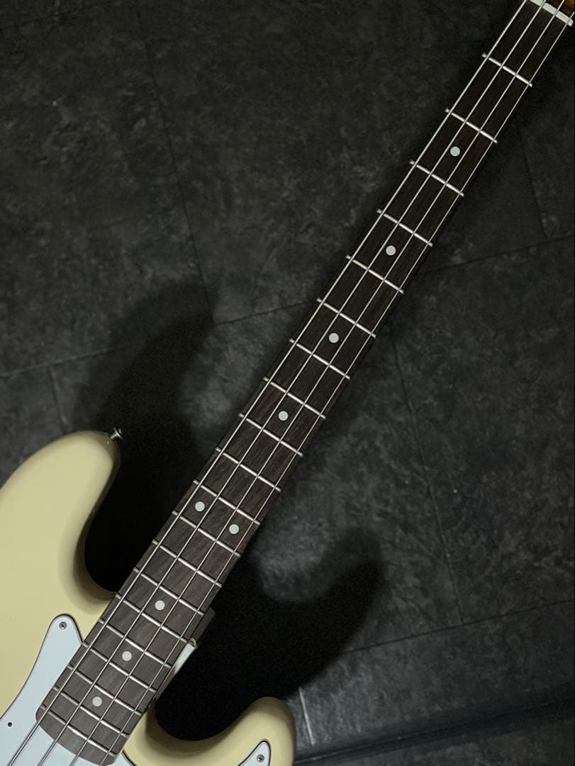 ベース Fender PB70-70US