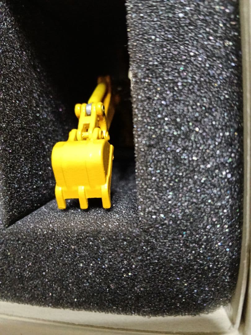 粟*地様 KOMATSU PC18MR ミニチュアモデル 1/32 イタリア製