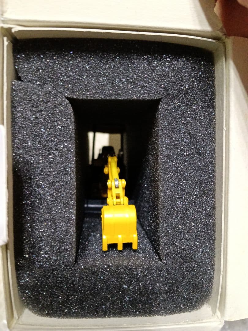 粟*地様 KOMATSU PC18MR ミニチュアモデル 1/32 イタリア製