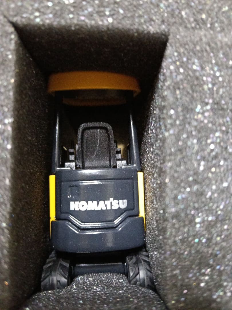 粟*地様 KOMATSU PC18MR ミニチュアモデル 1/32 イタリア製