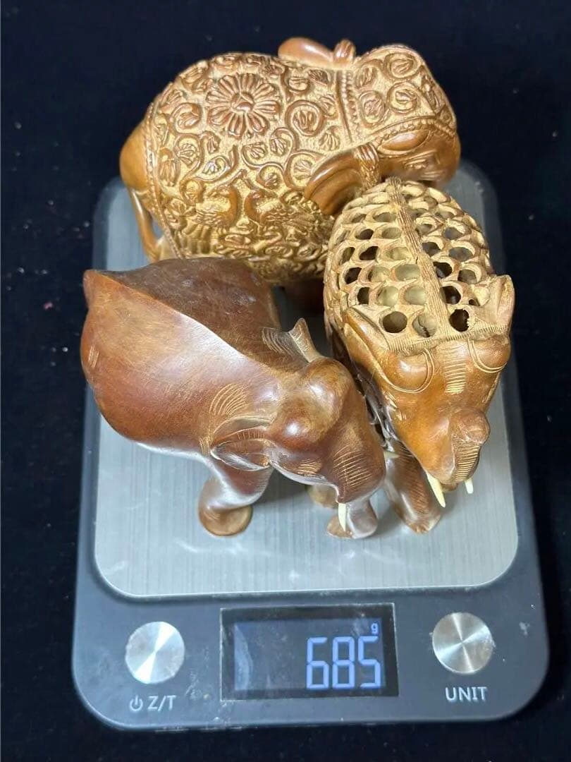 木彫り　白檀　インド　象そう　彫刻 置物　細密細工　骨董　アンティーク