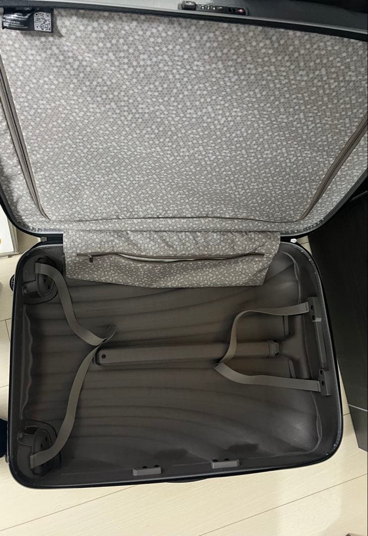 Samsomite サムソナイト コスモライト スピナー75 シルバー 94L