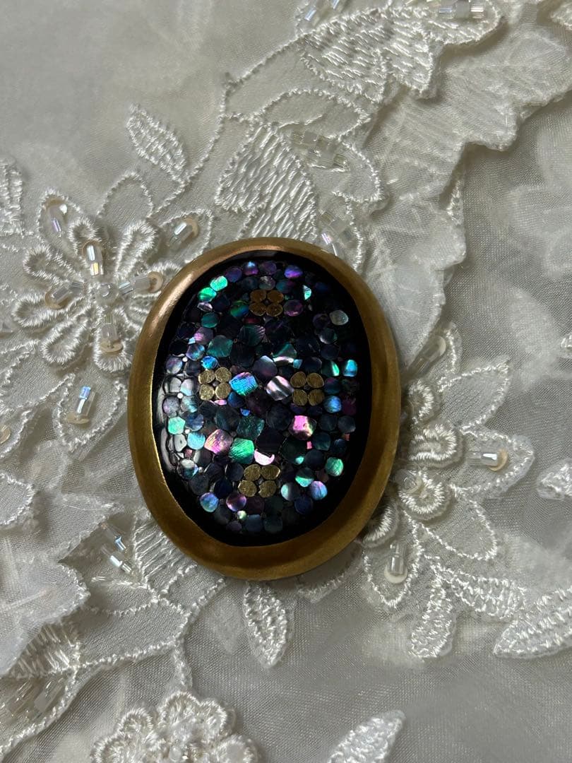 本鼈甲の螺鈿細工のブローチ永成作家物