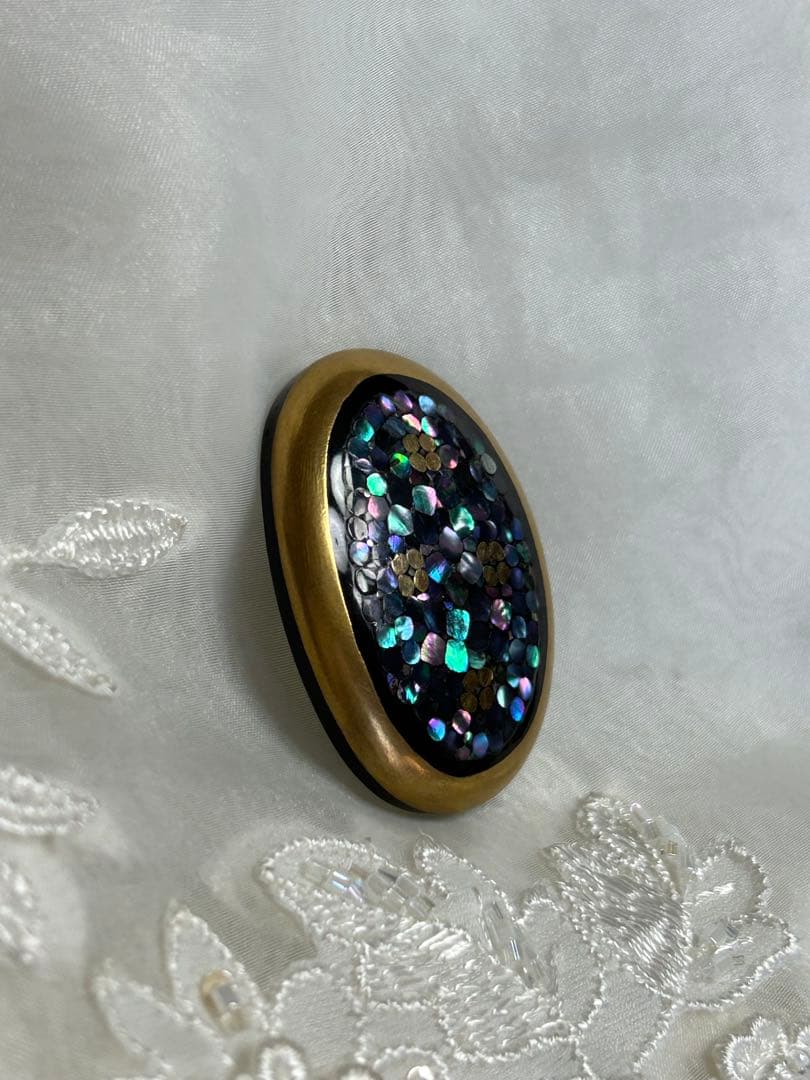 本鼈甲の螺鈿細工のブローチ永成作家物