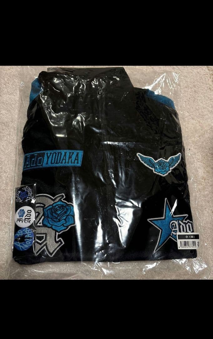 新品 小M AdoよだかYODAKA ジャケット 缶バッジ付 値下げ交渉可能です