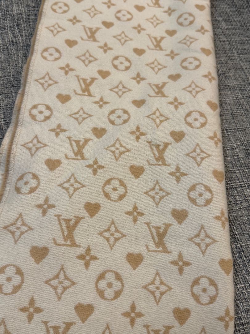 ルイヴィトン マフラー 新品未使用箱付き