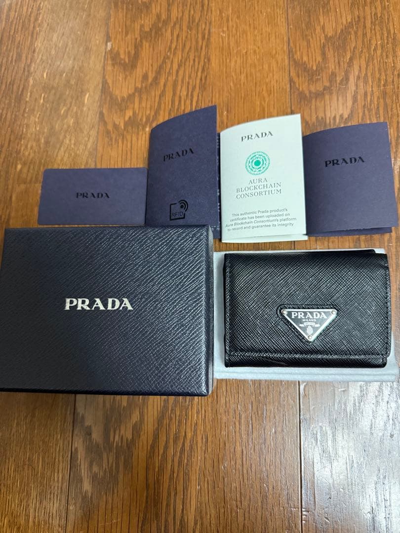PRADA サフィアーノレザー 三つ折り財布