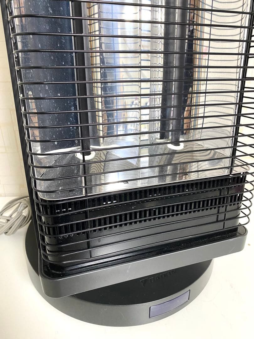 DAIKIN ダイキン 遠赤外線暖房機 ERFT11WS-H 2019年製