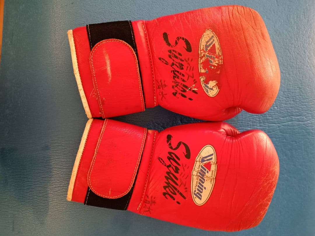 値下↘デス。14オンスのWinning赤です！安心BIGグローブ！