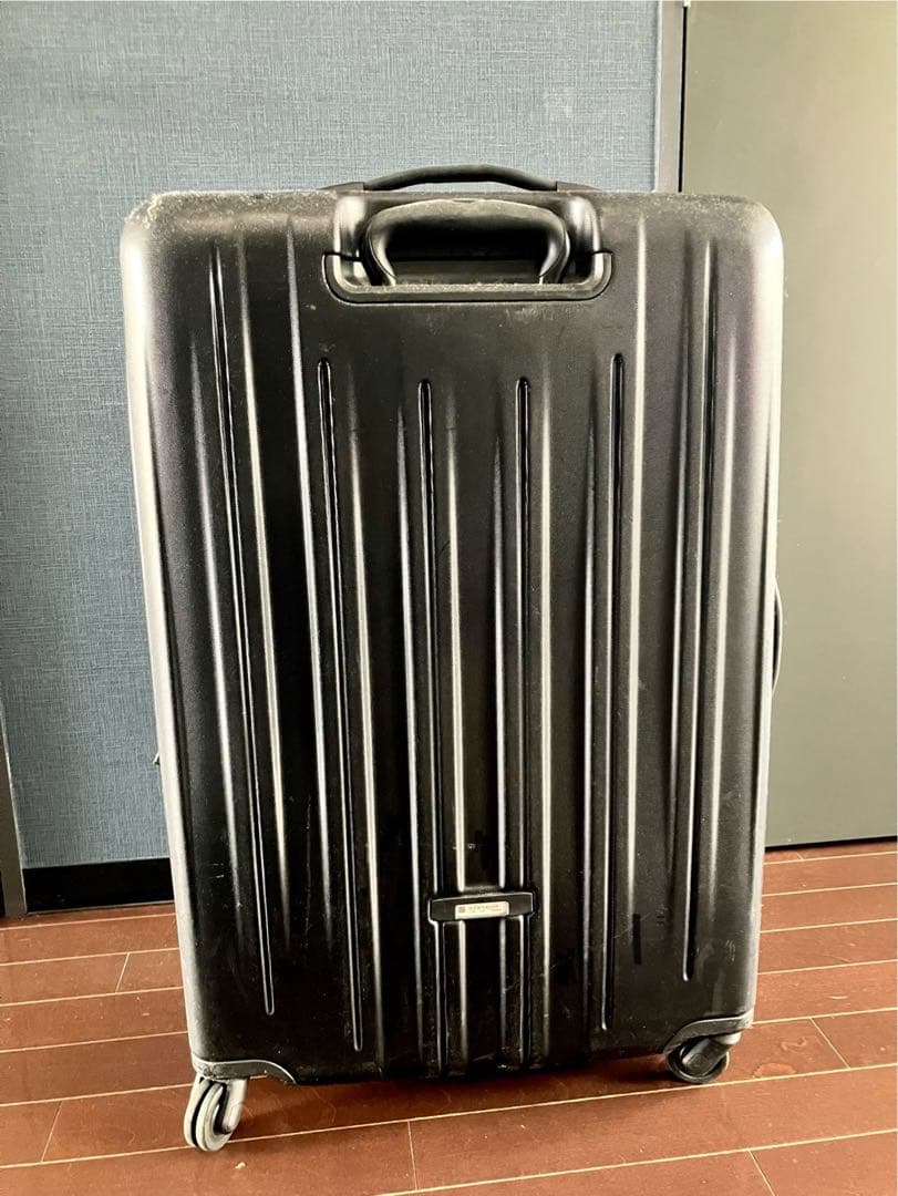 TUMI トゥミ V3 ラージ　黒　4輪スーツケース