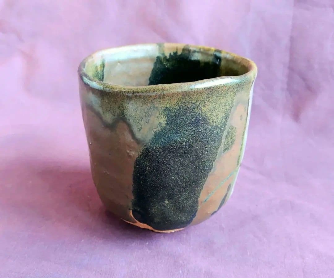 鉄釉掛分花文筒茶盌 (吉川水城 作) 未使用 新品同様