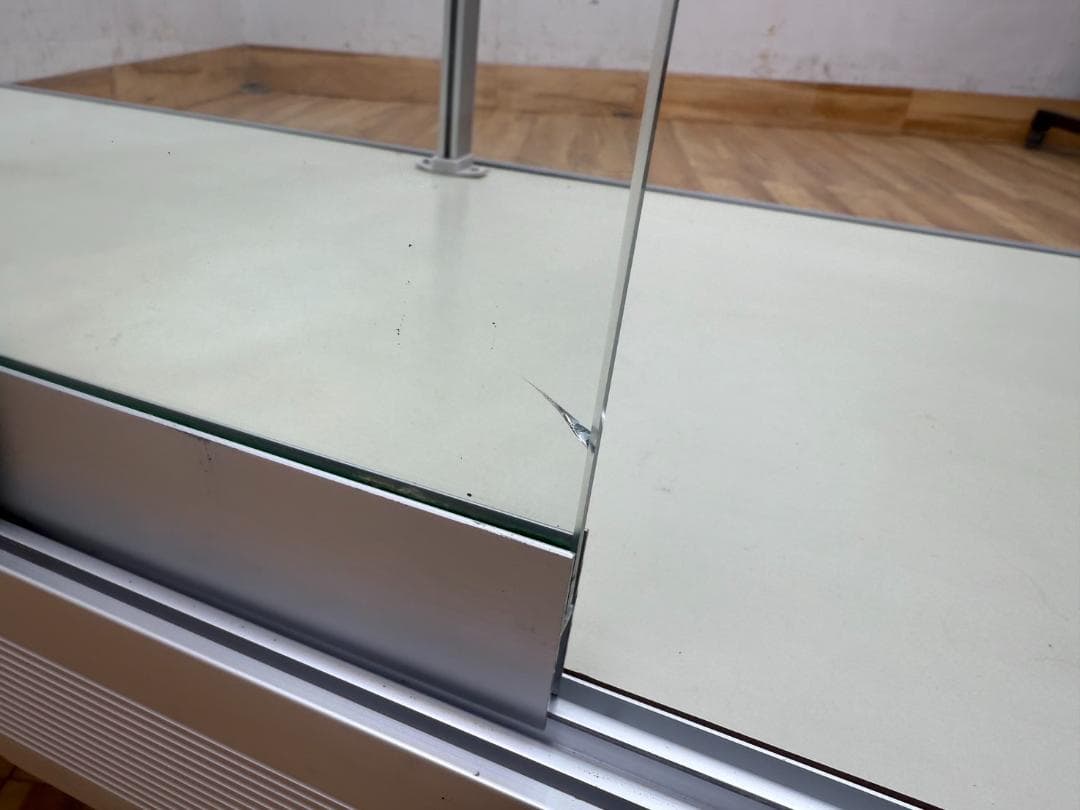 日本アルミ　ガラスショーケース　店舗用