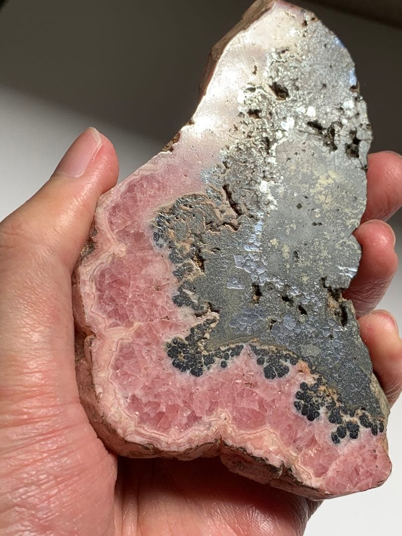 菱マンガン鉱　ロードクロサイト　インカローズ　国産　パイライト　根付　恋愛　水石