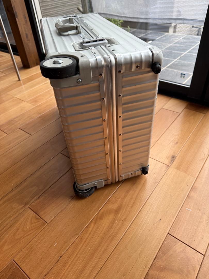 リモワ スーツケース 63Ｌ 旧ロゴ TSAロックなし クラシックフライト