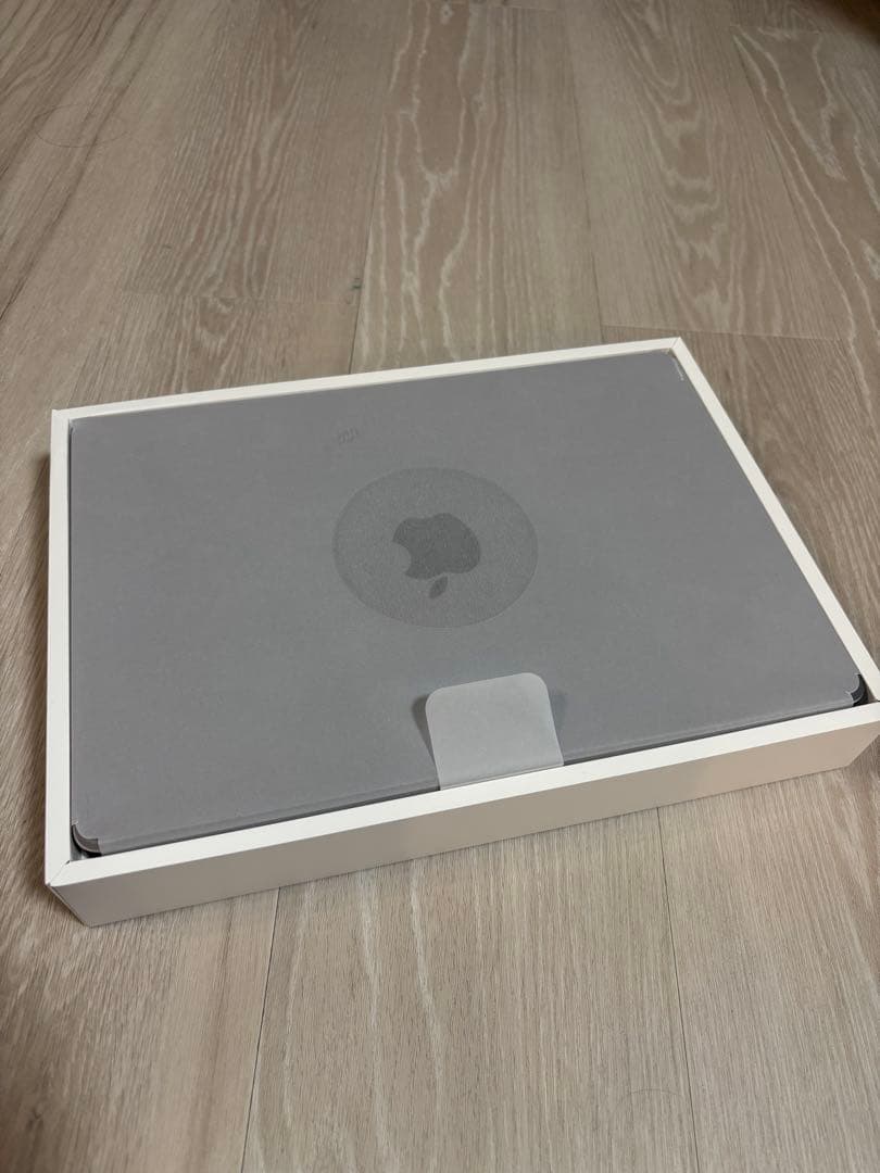 MacBook Air M2 13.6インチ　スペースグレー