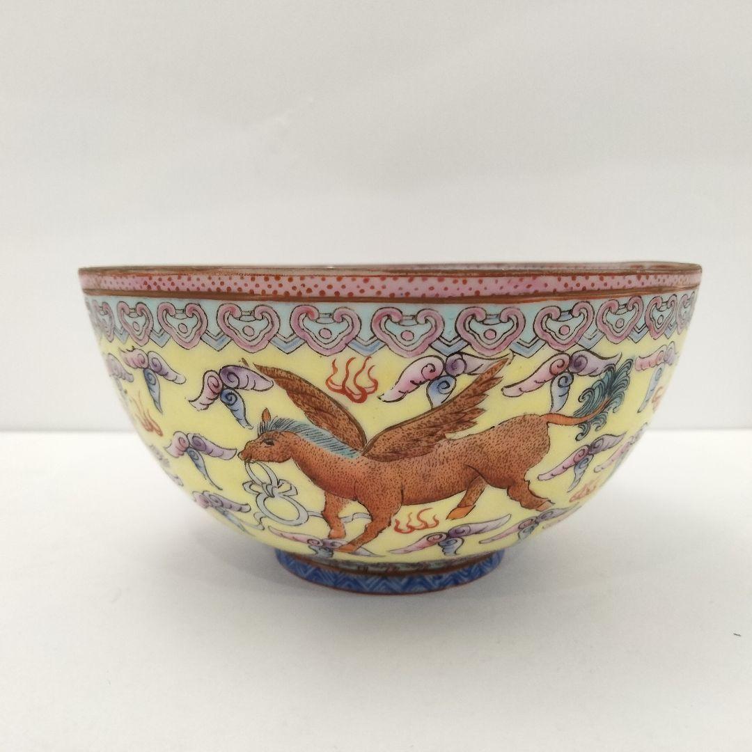 W318-1 清代 乾隆年製 中国古玩 粉砕四獣文鉢 薄造り 粉彩花文茶碗