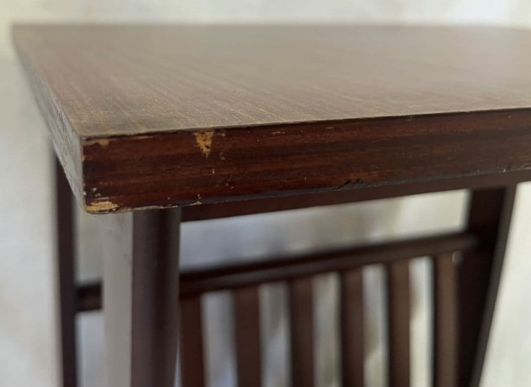 マガジンラック付き　サイドテーブル　アンティーク　木製　ダークブラウン