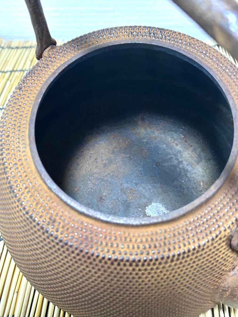 未使用、長期保管品　南部三厳堂　１２型九重アラレ　南部鉄瓶　南部鉄器　鉄瓶