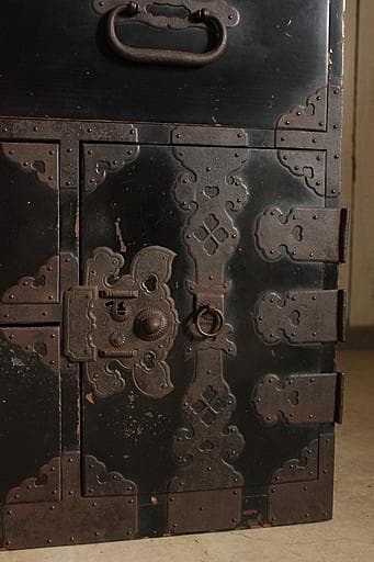 時代　庄内箪笥　扉付き　時代家具　収納タンス　古家具