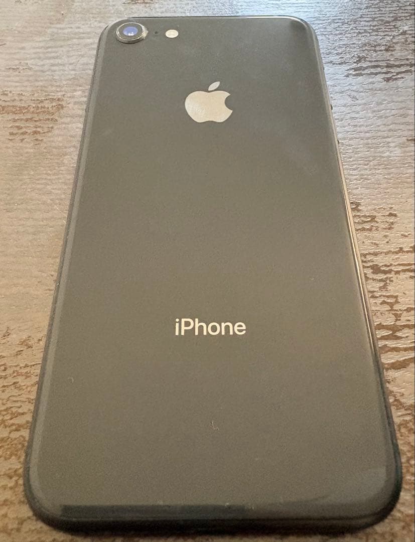 Apple iPhone 8 スペースグレイ　64GB