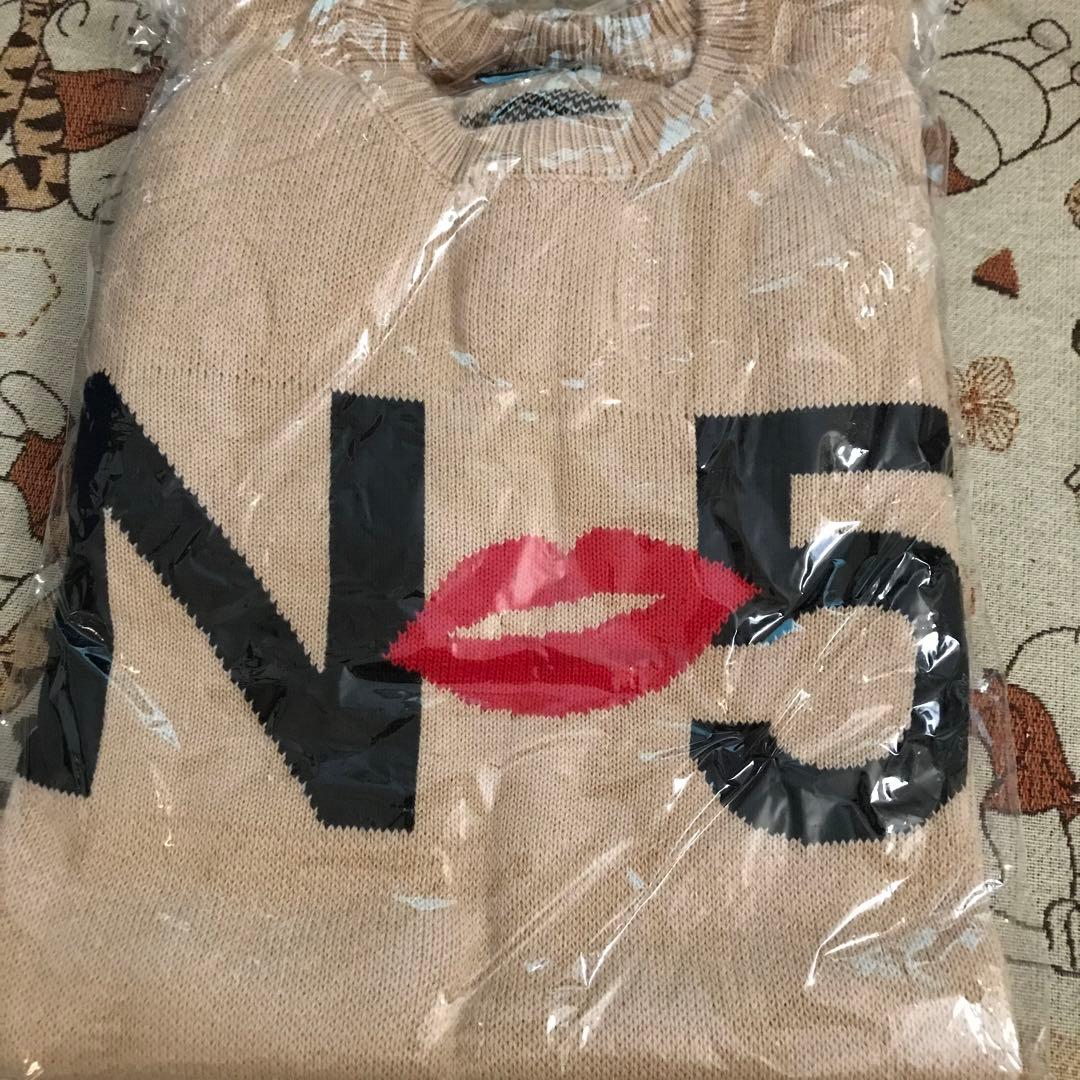 N5 唇デザイン ニット Lサイズ Nissy