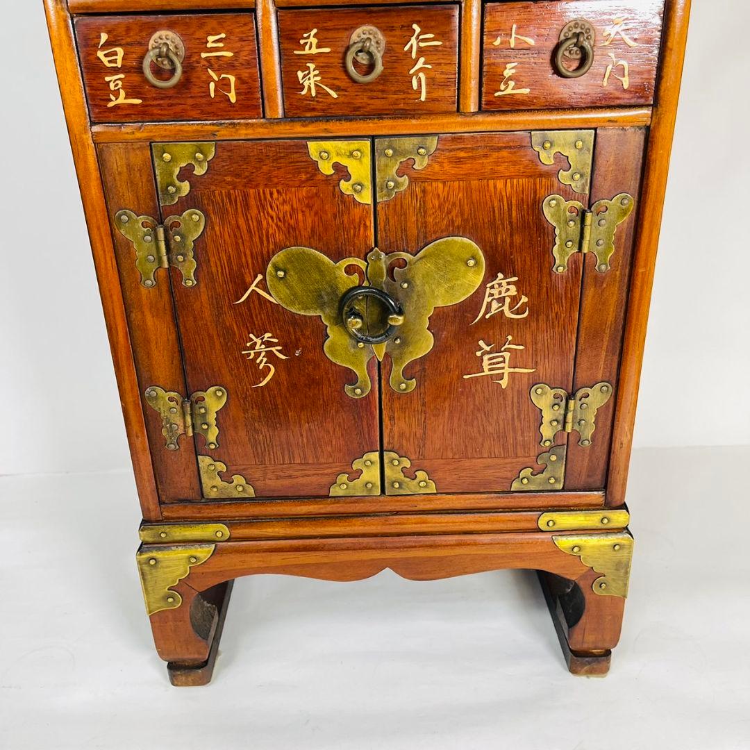 李朝家具　薬箪笥　箪笥　薬棚　ヤクジャン　キャビネット　引出し　小物　朝鮮　韓国