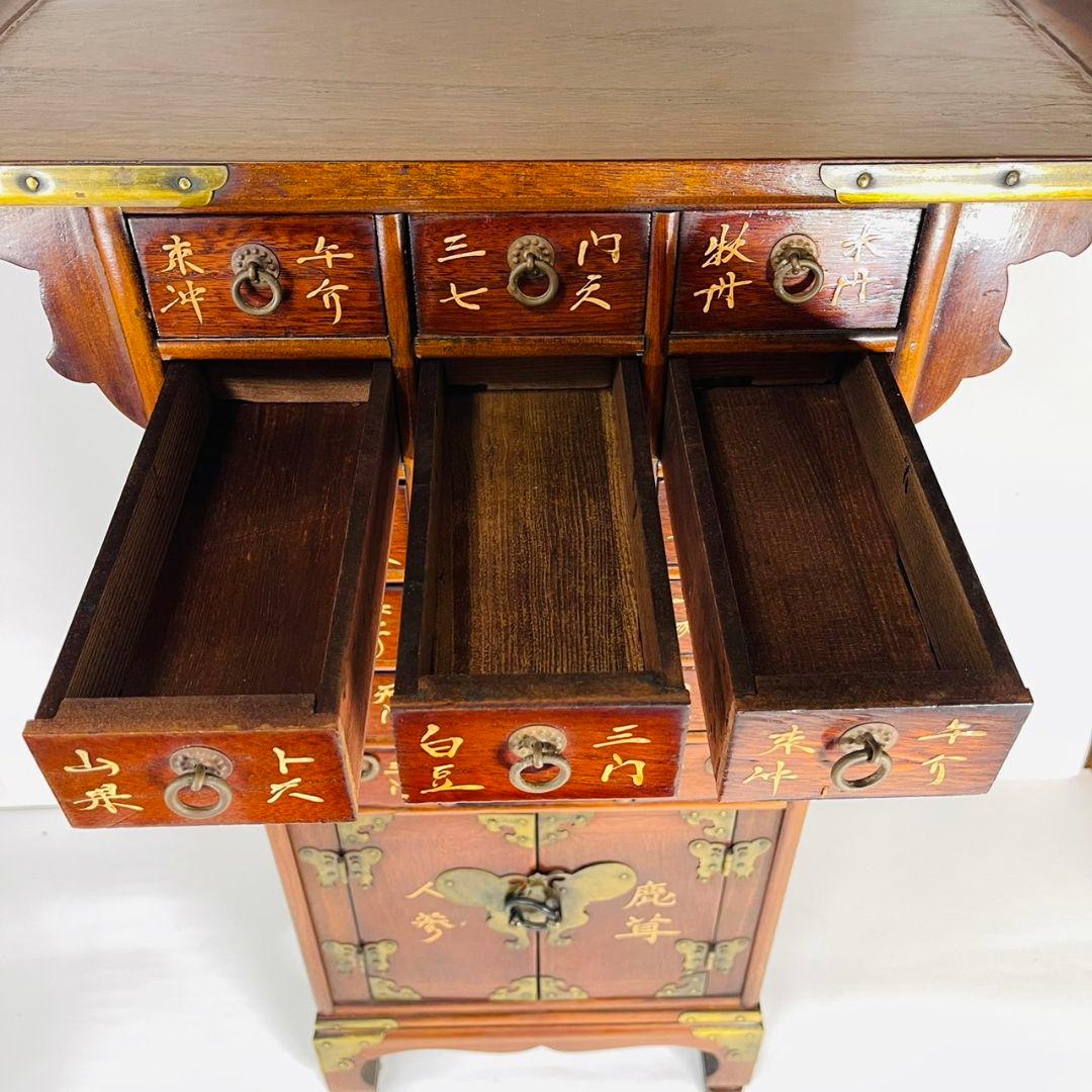 李朝家具　薬箪笥　箪笥　薬棚　ヤクジャン　キャビネット　引出し　小物　朝鮮　韓国