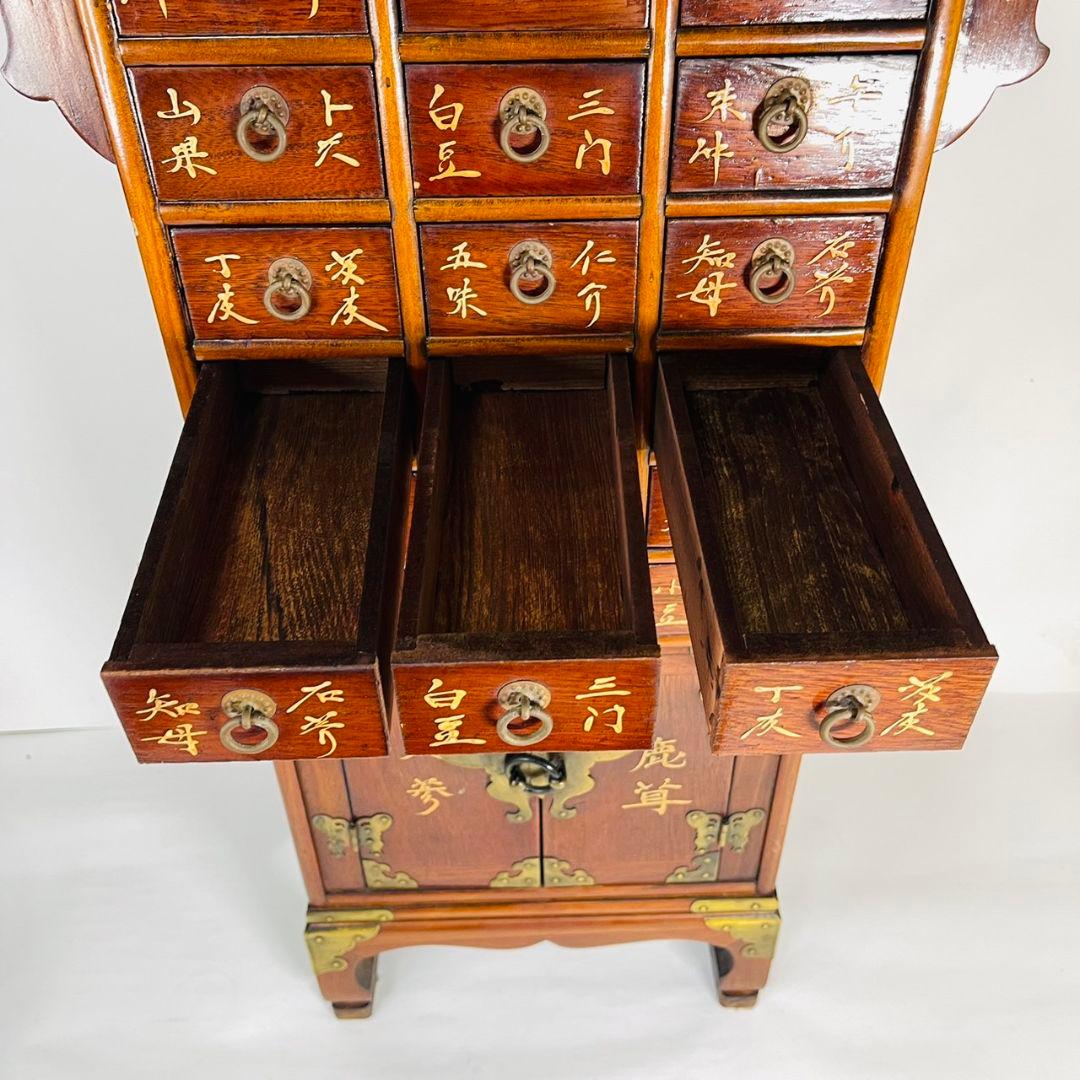 李朝家具　薬箪笥　箪笥　薬棚　ヤクジャン　キャビネット　引出し　小物　朝鮮　韓国