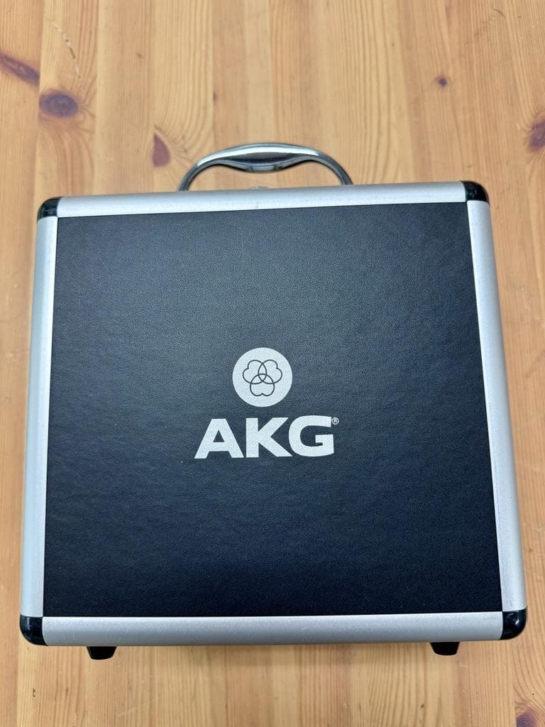 AKG P420 コンデンサーマイク ショックマウント付き